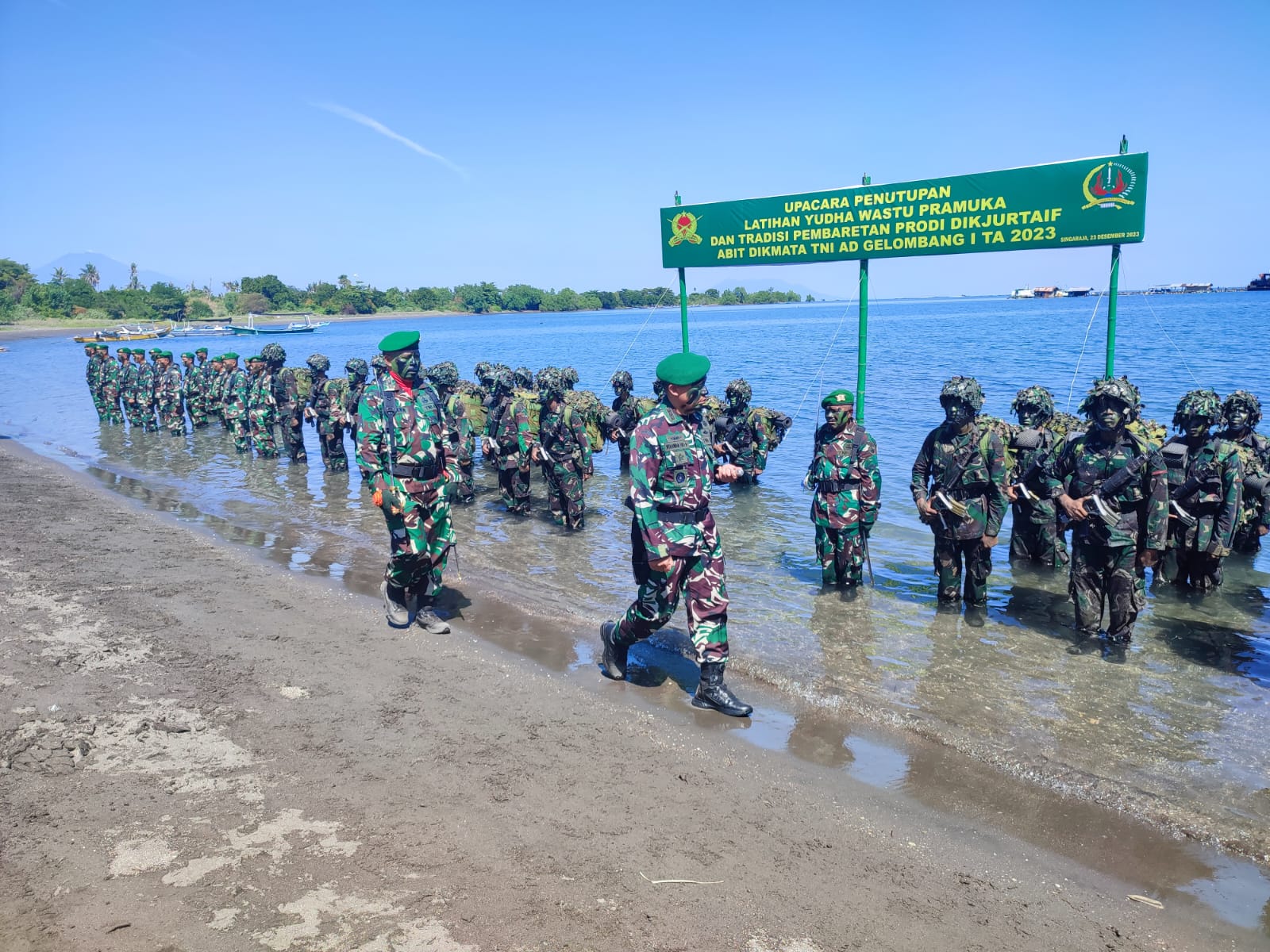 40 Prajurit Siswa Rindam Udayana Laksanakan Pembaretan dan Penyematan ...