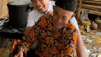 Ketua DPRD Pacitan, DR Arif Setia Budi, S. Sos, MPA, yang tidak ada sekat dengan masyarakat bawah.