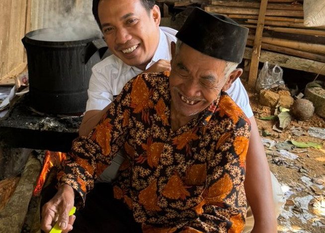 Ketua DPRD Pacitan, DR Arif Setia Budi, S. Sos, MPA, yang tidak ada sekat dengan masyarakat bawah.