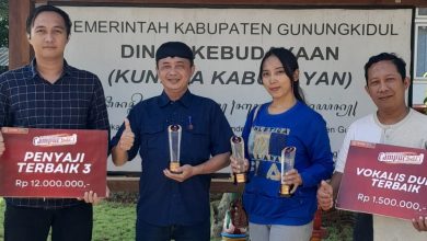 Tim Campursari Pacitan yang meraih penyaji terbaik 3 pada festival Campursari Nasional Tahun 2025.