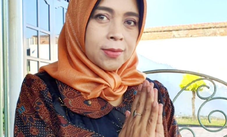 Kacabdindik Prov Jatim Wilayah Pacitan, DR. Indiyah Nurhayati.