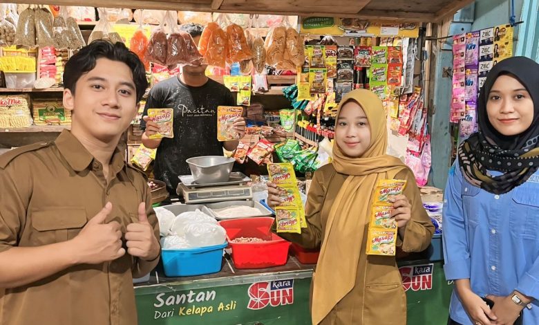 Dinas Perdagangan dan Tenaga Kerja Pacitan, saat melakukan tinjau lapangan ke sejumlah pasar tradisional.