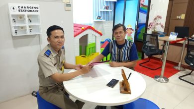 Sutikno saat berkoordinasi dengan pihak ATR/BPN.