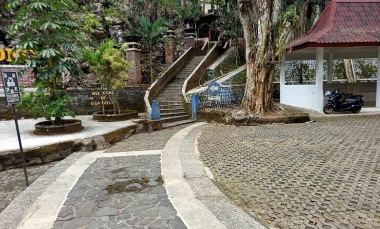 Lahan parkir Goa Gong yang tengah bersengketa.