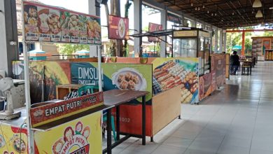 Lapak UMKM di PLUT Pacitan yang sepi pembeli.