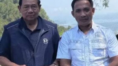 Presiden SBY saat bersama Ketua DPRD Pacitan, DR. Arif Setia Budi, S. Sos, MPA.