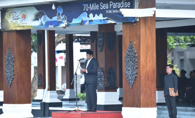 Wabup Pacitan, saat memimpin jalannya upacara di aula Pendopo Mas Tumenggung Djogokarjo, Pemkab Pacitan.