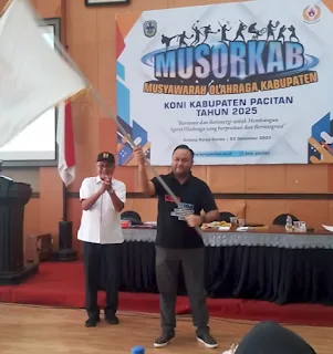 Baginda resmi pimpinan KONI Pacitan.