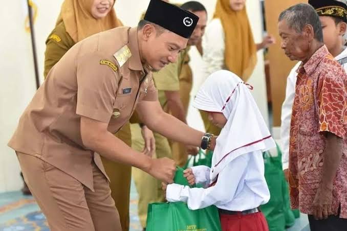 Bupati Pacitan KRT Indrata Nur Bayu Aji Reksonagoro, di sebuah kesempatan. (Doc).