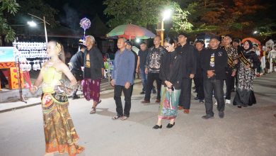 Bupati Pacitan KRT Indrata Nur Bayu Aji Reksonagoro, saat menghadiri FFH 2025 di Pantai Pancer Door. (Doc).