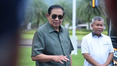 Presiden SBY bersama Sekda Pacitan, Maulana Heru Wiwoho Supadi Putro.