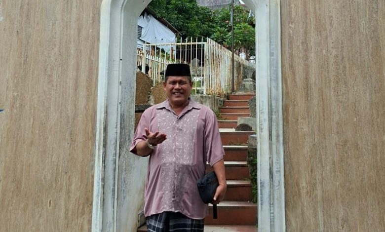 Inspektur, Inspektorat Pacitan, KH Mahmud saat berziarah di makam salah seorang ulama.