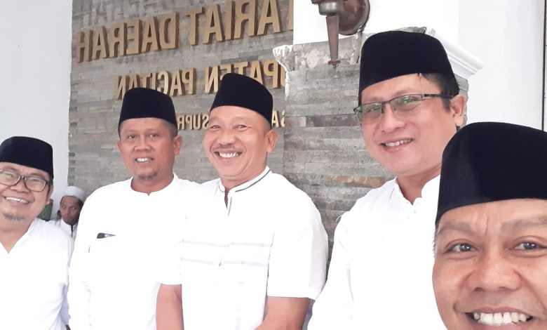 Kepala Dinas Kesehatan Pacitan, dr. Daru Mustikoaji (dua dari kanan).
