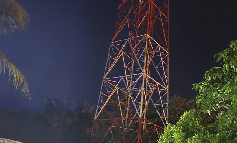 Tower milik PT MITRATEL yang disoal warga.