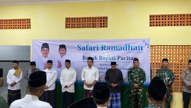 Bupati Pacitan, KRT Indrata Nurbayuaji Reksonagoro, saat Safari Ramadhan di Dusun Bandarangin, Desa Ngumpul, Kecamatan Tulakan.