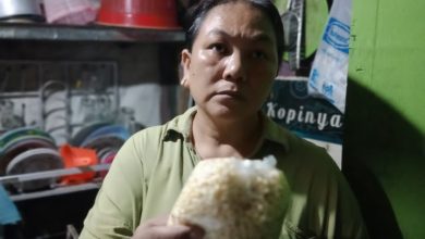 Sri, salah seorang pemilik warung makan di Pacitan.