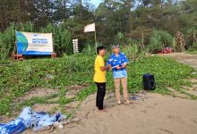 Kapolres Pacitan, AKBP Ayub Diponegoro Azhar saat peringatan Hari Bumi di Pantai Pancer Door.