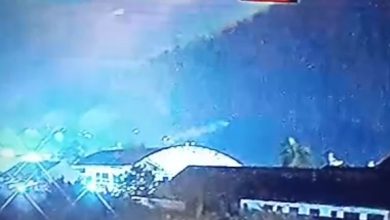 Tiga bola api melintas diatas langit proyek Sekolah Rakyat.