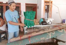 Riko, manager di salah satu usaha laundry di Pacitan.