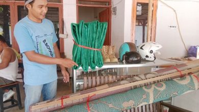 Riko, manager di salah satu usaha laundry di Pacitan.