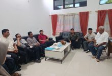 Sutikno saat melakukan koordinasi dengan Dinas Perkimta Pacitan (doc).