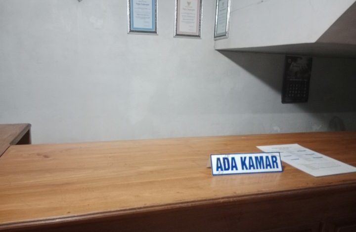 Salah satu hotel kenamaan di Pacitan yang melompong tanpa ada tamu.