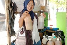 Surati, penjual jamu gendong asal Kabupaten Karanganyar, Jateng.