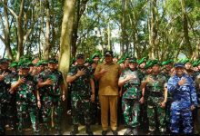 Wakil Bupati Gagarin saat menyambut kunjungan kerja Pangdam V Brawijaya ke Pacitan.