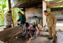 Staf Ahli Bupati Pacitan Bidang Pembangunan, Ekonomi dan Keuangan, Prayitno saat bersama tokoh agama karismatik, Gus Amak.