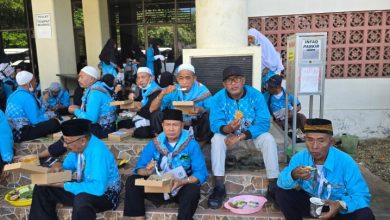 Rombongan jamaah haji Pacitan saat sampai di Tegalombo.