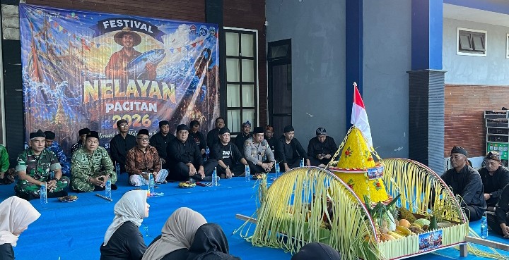 Wakil Bupati Pacitan, Gagarin saat menghadiri Festival Nelayan 2026 di Pelabuhan Perikanan Pantai Tamperan.