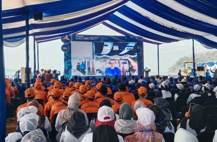 Ketum DPP Demokrat Agus Harimurti Yudhoyono, saat membuka Gerakan Langit Biru Indonesia Asri melalui zoom meeting.