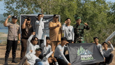 Wakil Bupati Pacitan, Gagarin saat memberangkatkan ekpedisi Luweng Ombo dalam rangka HUT Kemerdekaan ke-81 RI.