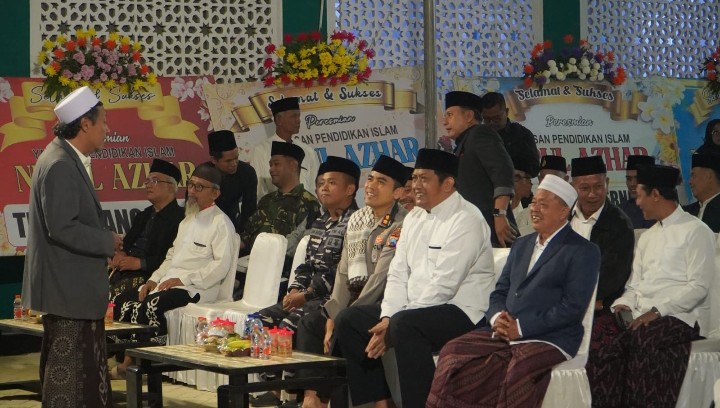 Wakil Bupati Pacitan, Gagarin, saat menghadiri pengajian Gus Igdam di Desa Sooka, Kecamatan Punung.