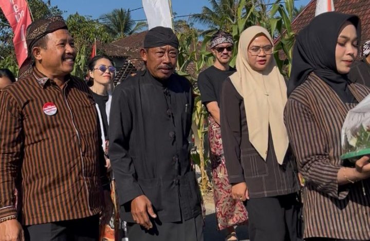 Staf Ahli Bupati Pacitan, Bidang Pembangunan, Ekonomi dan Keuangan, Prayitno (paling kiri).