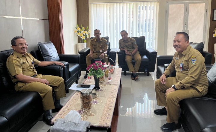 Staf Ahli Bupati Pacitan Bidang Pembangunan, Ekonomi dan Keuangan, Prayitno.
