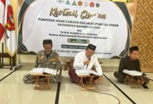 Staf Ahli Bupati Pacitan Bidang Pembangunan, Ekonomi dan Keuangan, Prayitno (baju koko putih).